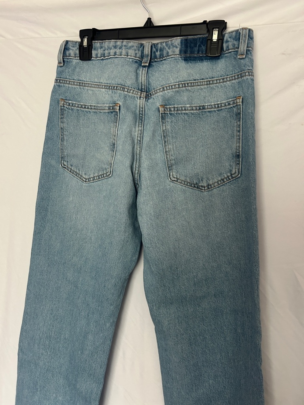 Zara Women’s Light Wash Mid Rise Straight Leg Jeans. Size 10 - Picture 4 of 5